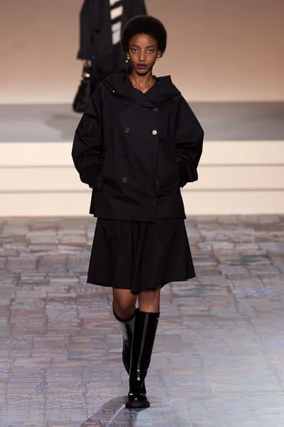 Look 19